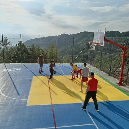 Husky Milmari アパート コパオニク