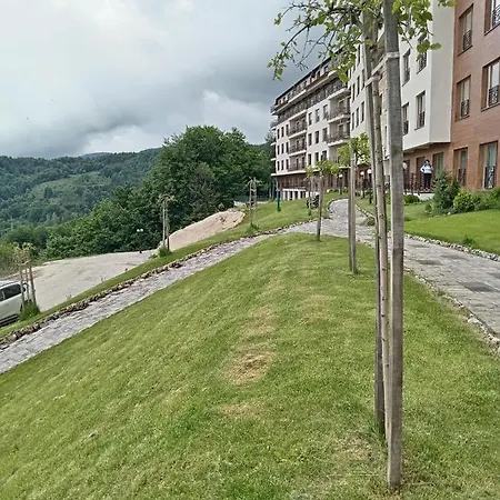 Husky Milmari アパート コパオニク