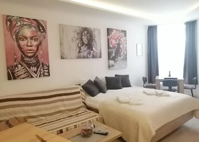 Husky Milmari 아파트