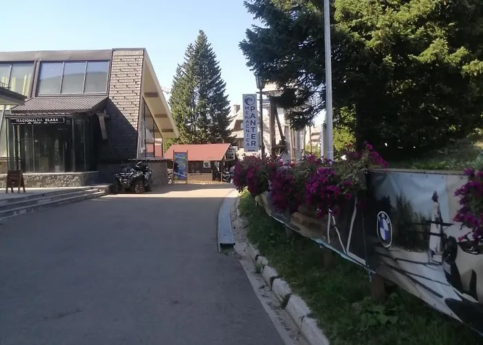 Husky Milmari 아파트